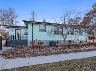 301 S Courtland St, Chamberlain, SD 57325