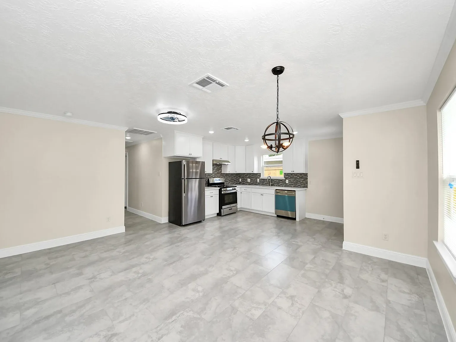 3 bed, 2.0 bath, 1500 sqft, $1,750 — Photo 4