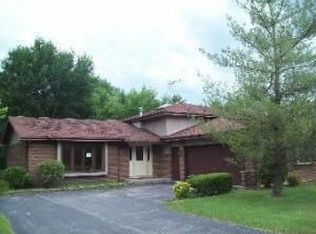 273 Milburn Ave, Crete, IL 60417