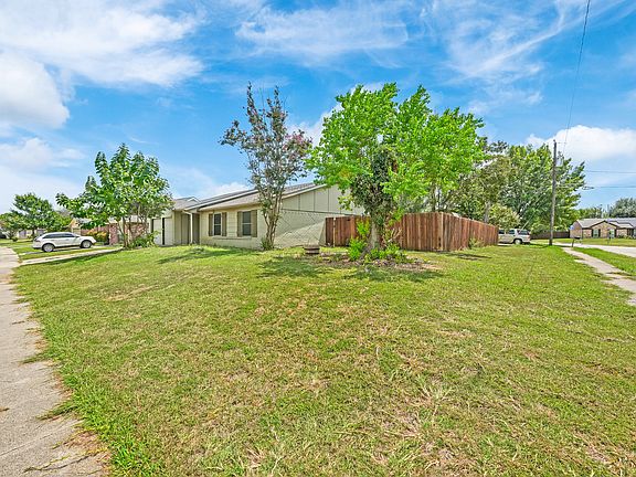 3rd image of 710 W Embercrest Dr