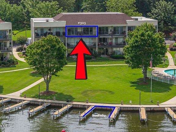 3rd image of 100 Bay Point Dr Unit 305
