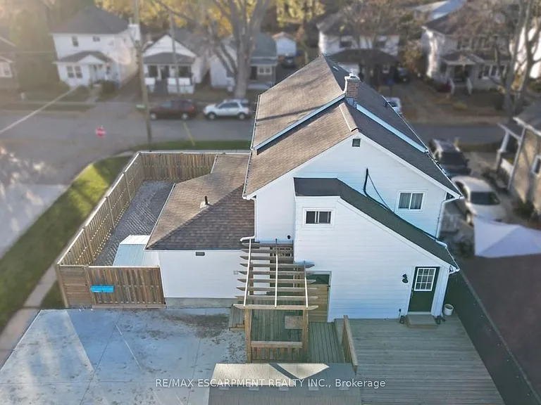 32 Rodman St #UPPER — Photo 9