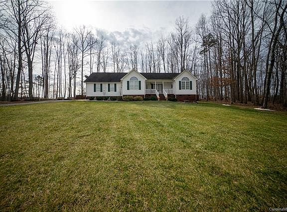 3rd image of 128 Poplar Leaf Ln