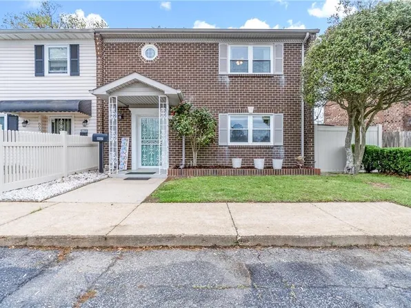 807 Cathedral Dr, Virginia Beach, VA 23455