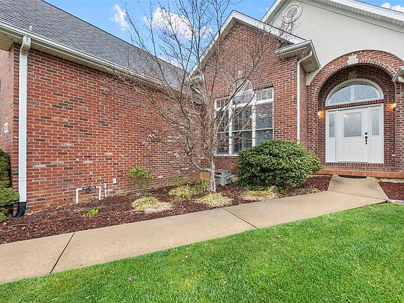 2nd image of 2128 Sussex Dr