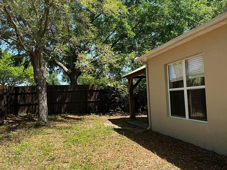 1612 Muir Cir — Photo 30