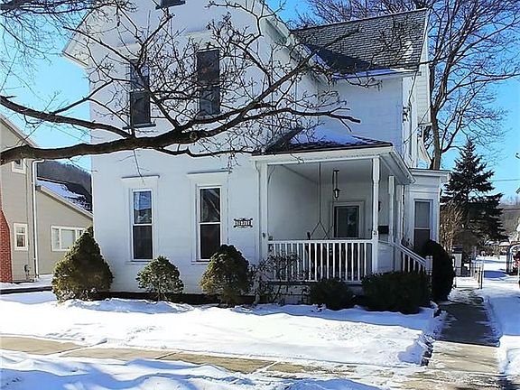 2nd image of 271 Grand St