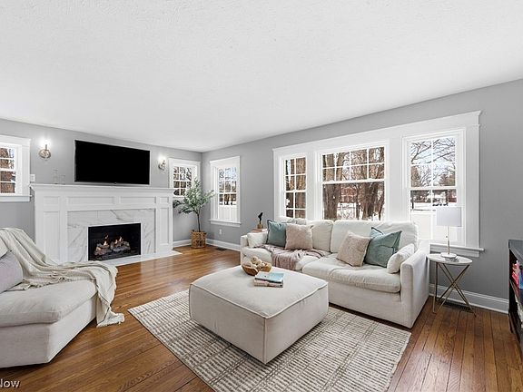 2nd image of 37607 Euclid Ave