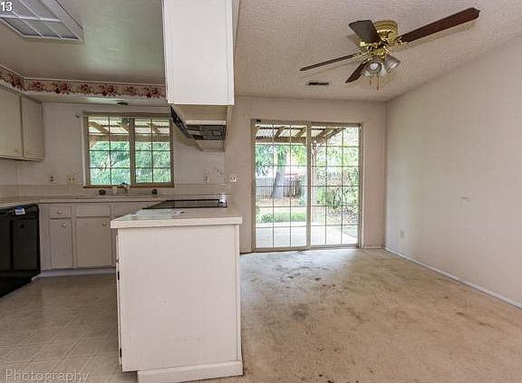 4th image of 809 SE 121st Ave