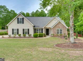 6134 Devonshire Dr, Flowery Branch, GA 30542