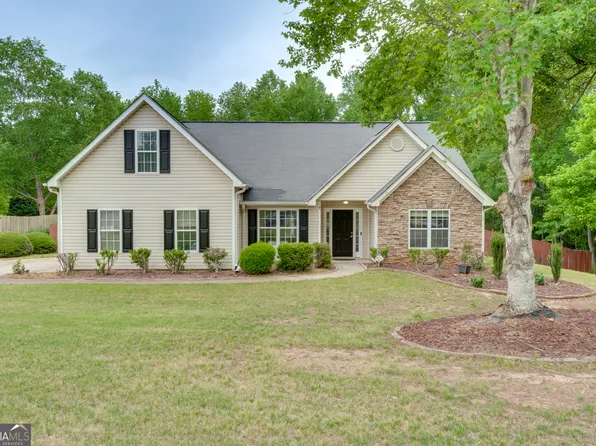 6134 Devonshire Dr, Flowery Branch, GA 30542