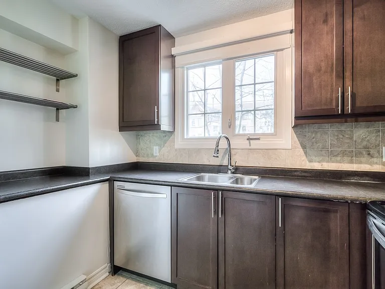 233 Berkeley St — Photo 2