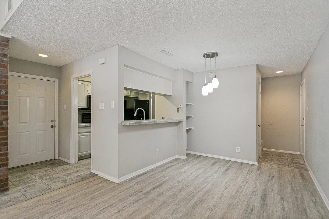 1 bed, 1.5 bath, 912 sqft, $1,500 — Photo 4
