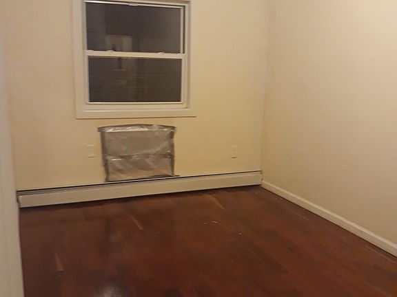 2nd image of 862 E 175th St #2
