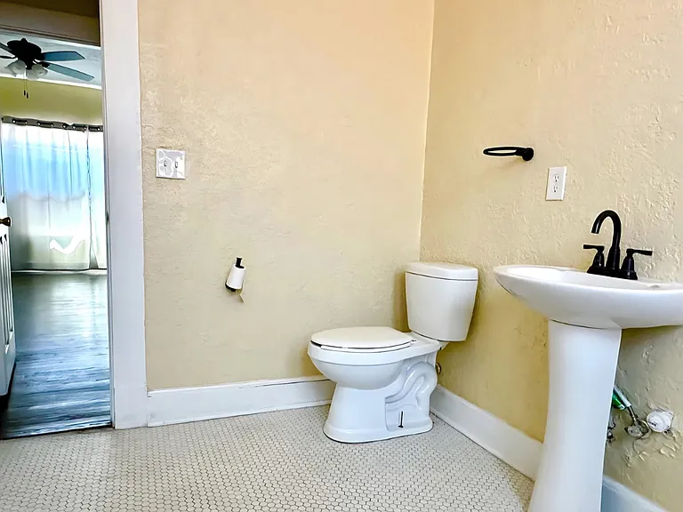 3312 Montana Ave — Photo 10