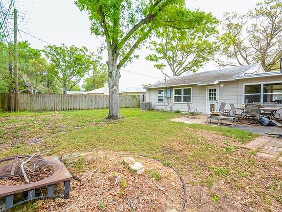 4th image of 1140 Robinson Dr N