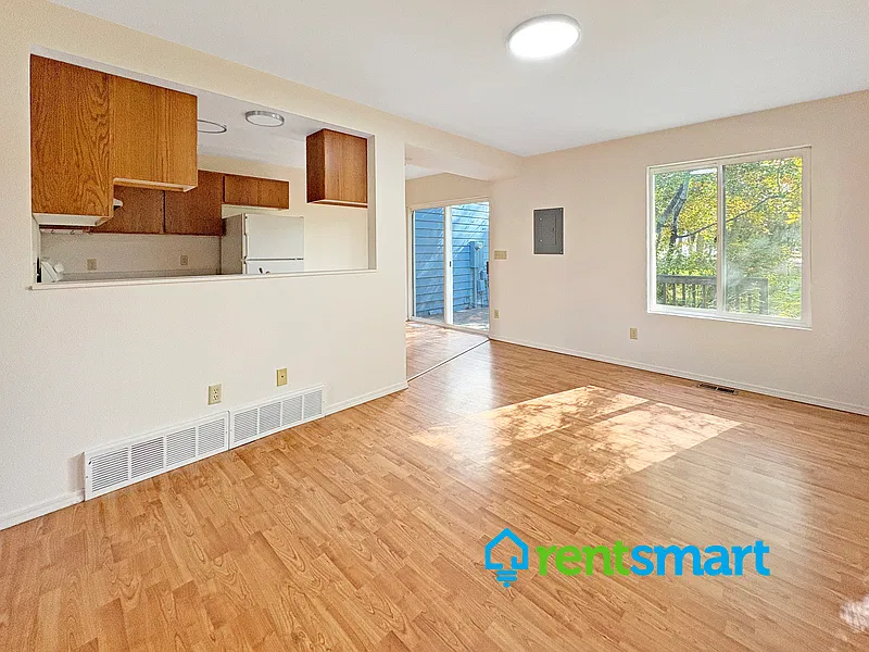 3 bed, 1.5 bath, $2,275 — Photo 2