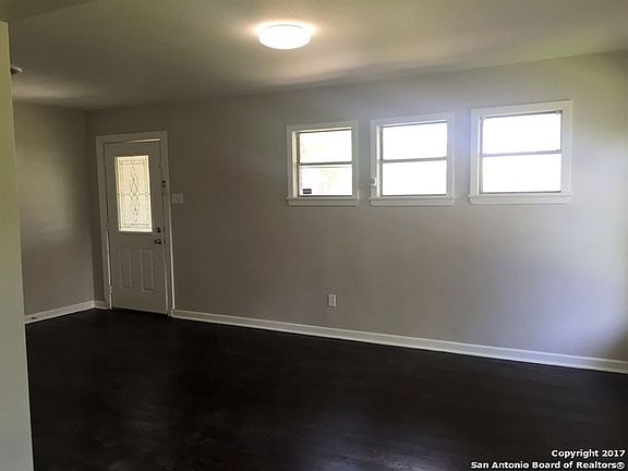 5th image of 230 W Hutchins Pl
