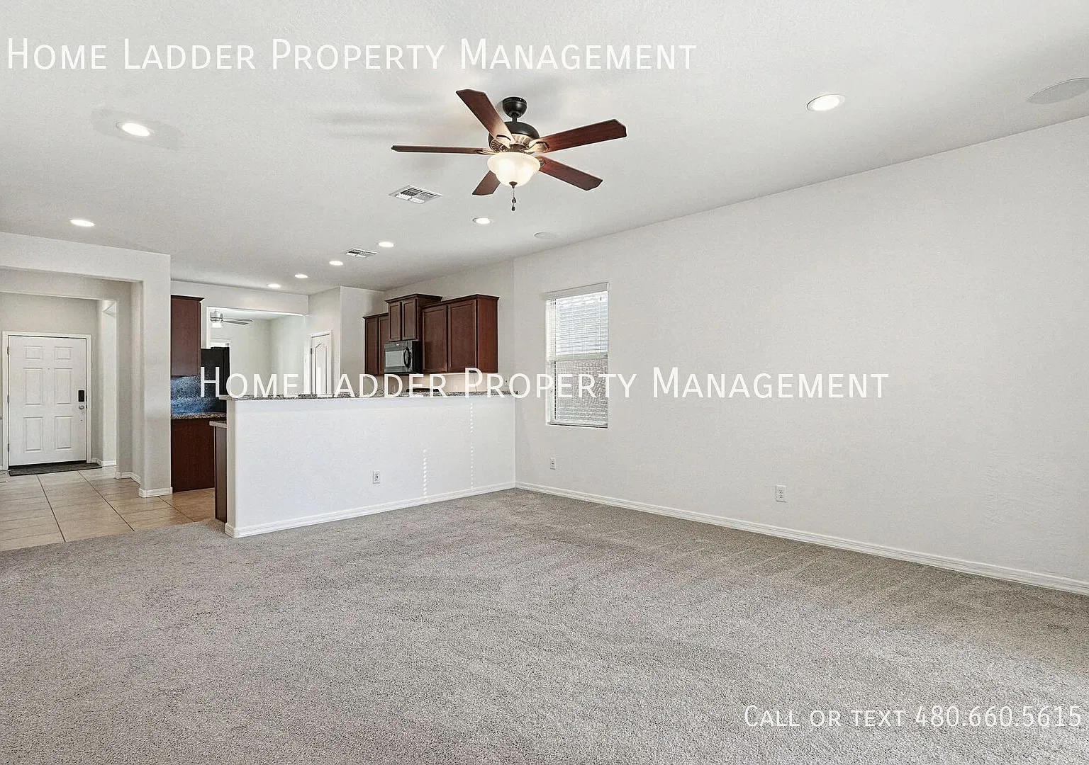 Charming 3 Bed, 2 Bath with Solar Panels in Maricopa! — Photo 4