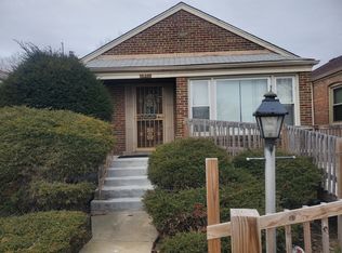 8940 S Bennett Ave, Chicago, IL 60617