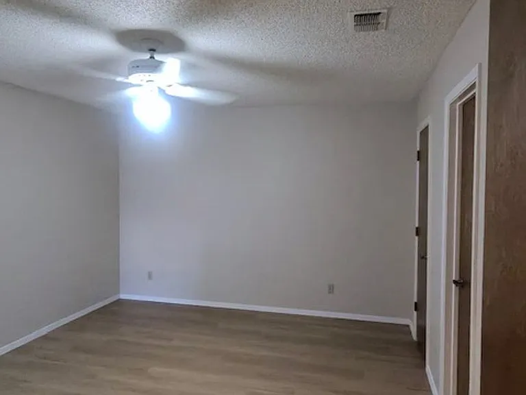 2317 Garden Park Ct — Photo 6