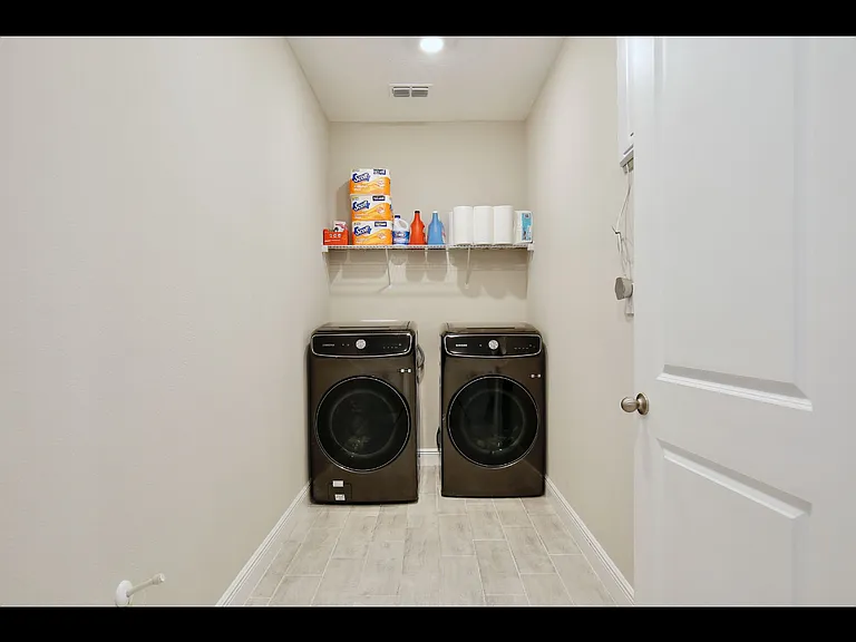 4446 Renly Ln — Photo 13