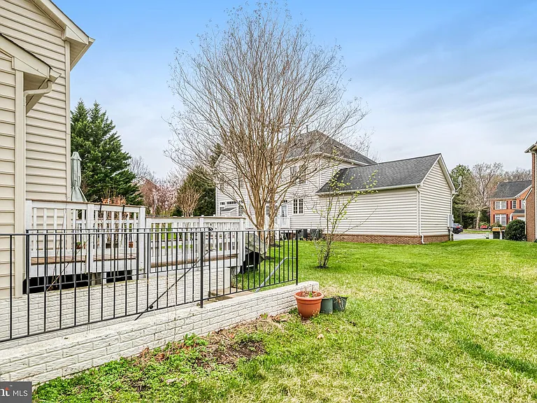 8416 Churchside Dr — Photo 18