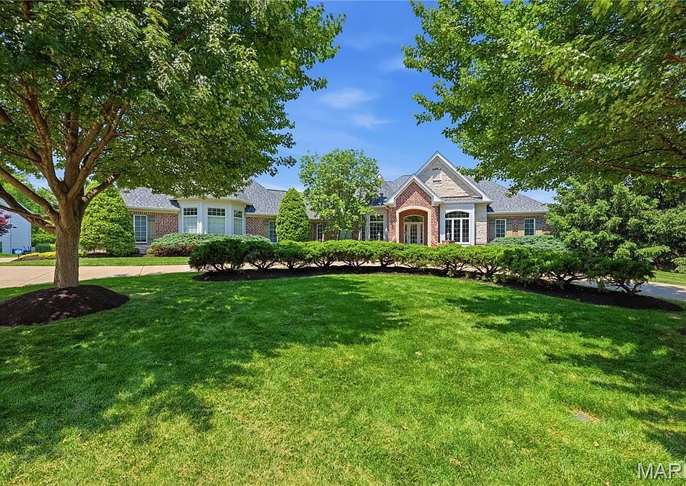 1st image of 238 Cornwall Dr