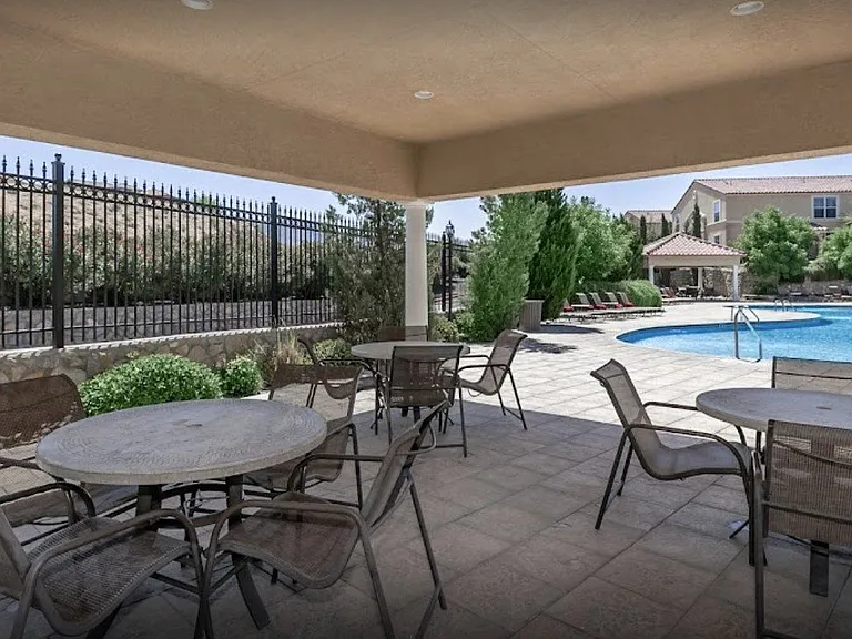 Resort Style Swimming Pool