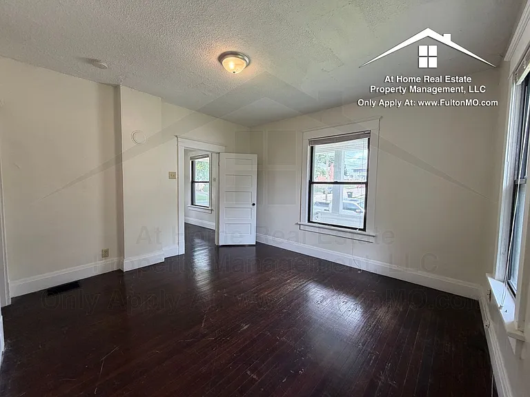 217 W 6th St — Photo 10