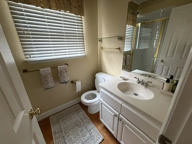 Main level full bath