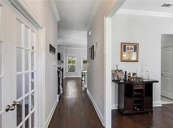 3rd image of 721 Ashlawn Dr