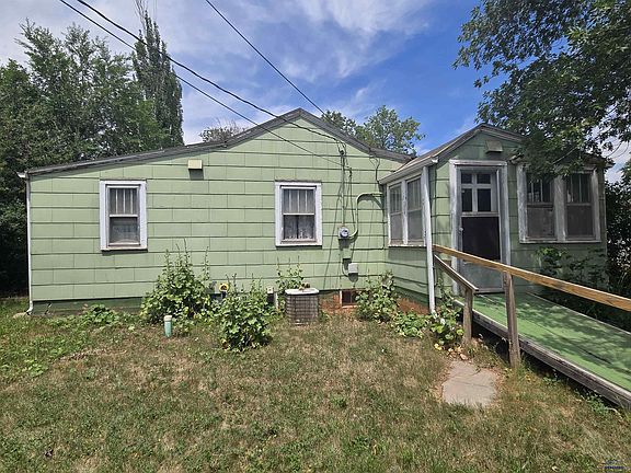 2nd image of 3017 W Omaha St