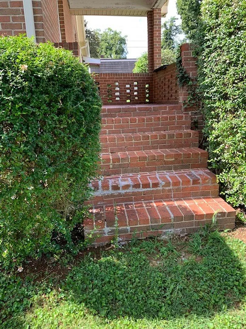 Lovely Brick House! — Photo 2