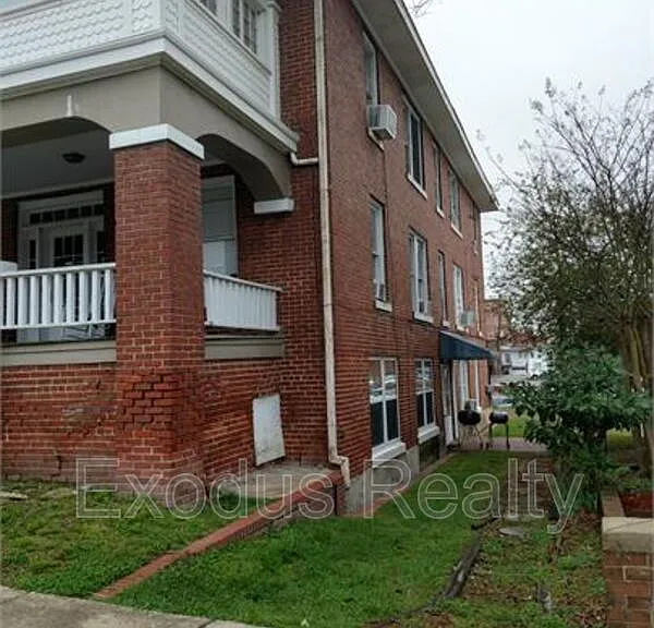 105 Gordon St #5 — Photo 4