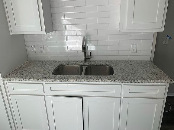 2nd image of 714 NE 19th St