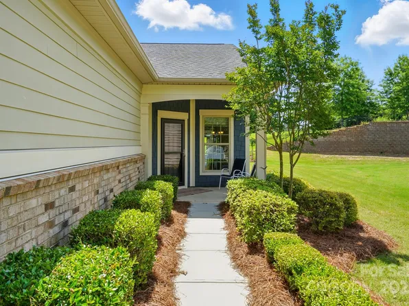 258 Cherrytree Dr, Fort Mill, SC 29715