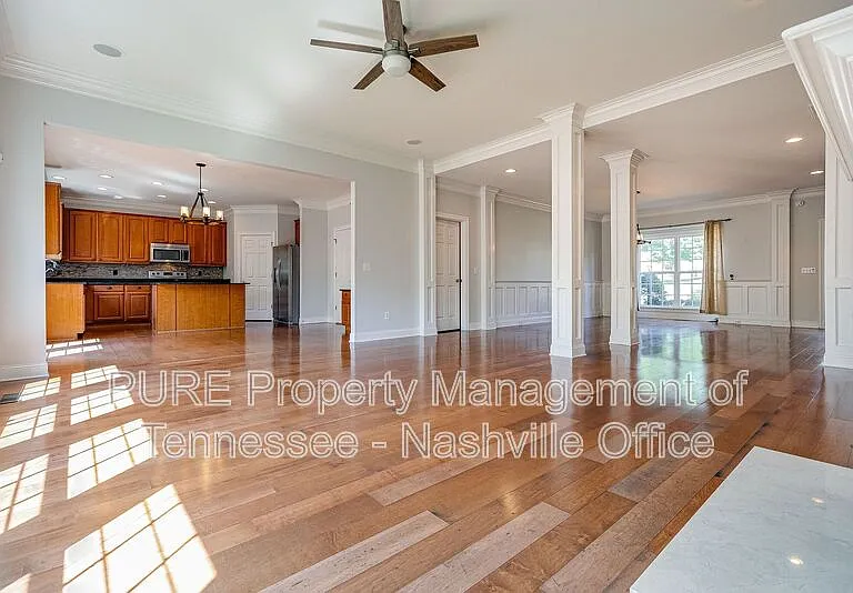 1214 Broadmoor Cir — Photo 8
