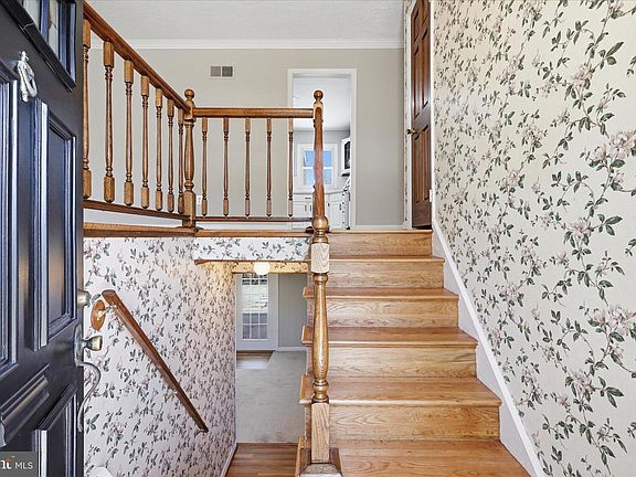 5th image of 14859 Daytona Ct