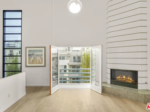 115 Galleon St #A, Marina Del Rey, CA 90292
