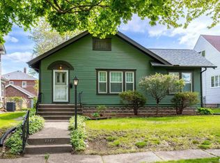 2727 Scott St, Davenport, IA 52803