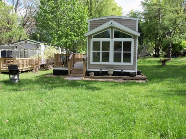 24/48&49 Woodhaven Dr E, Sublette, IL 61367