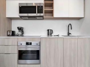 36 Zorra St #529, Toronto, ON M8Z 0G5