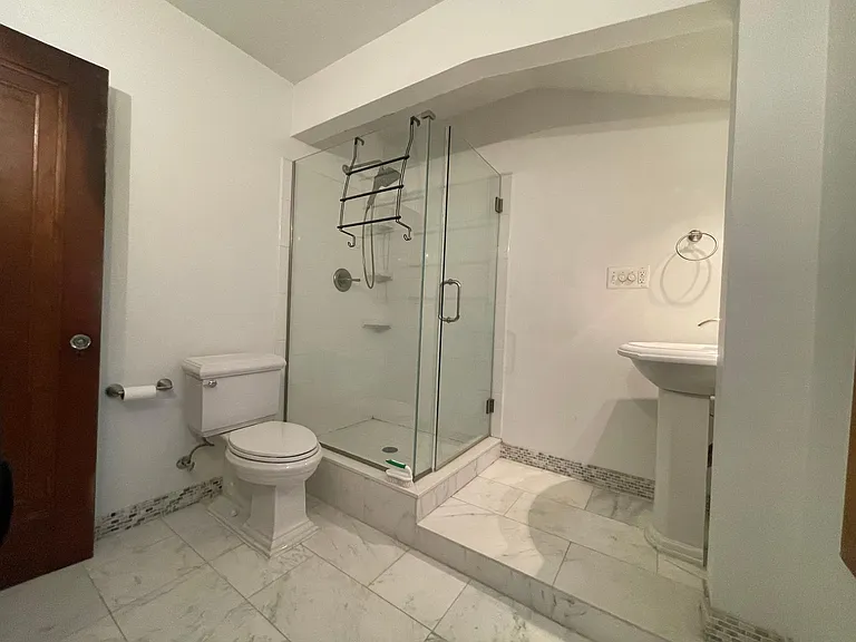 319 Dewey St — Photo 26