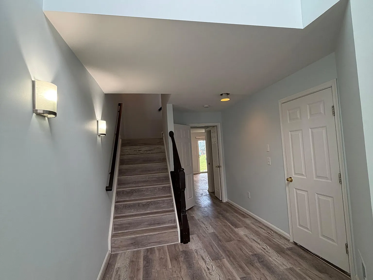 4 bed, 3.5 bath, 2488 sqft, $3,600 — Photo 4