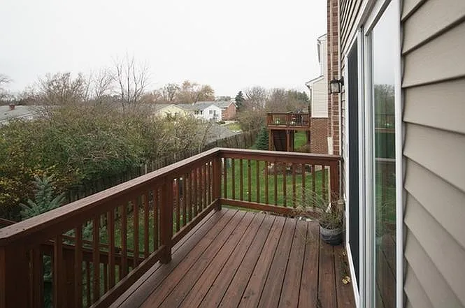10S448 Carrington Cir — Photo 12