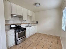 1701 Coronado Ave, Long Beach, CA