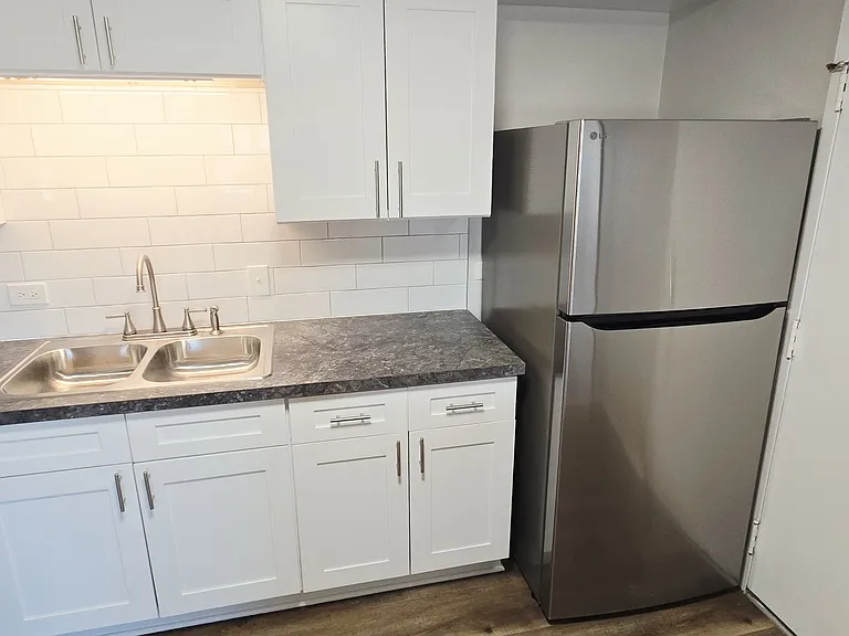 11011 S Lloyd Dr #15 — Photo 3