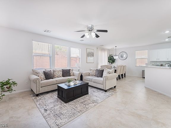 5th image of 404 Copper Pine Ave