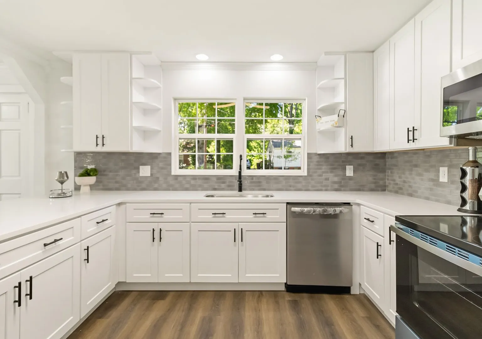 4 Bedroom For Rent/ Fully Furnished Student Housing/Travel Nurse Packages available. — Photo 3